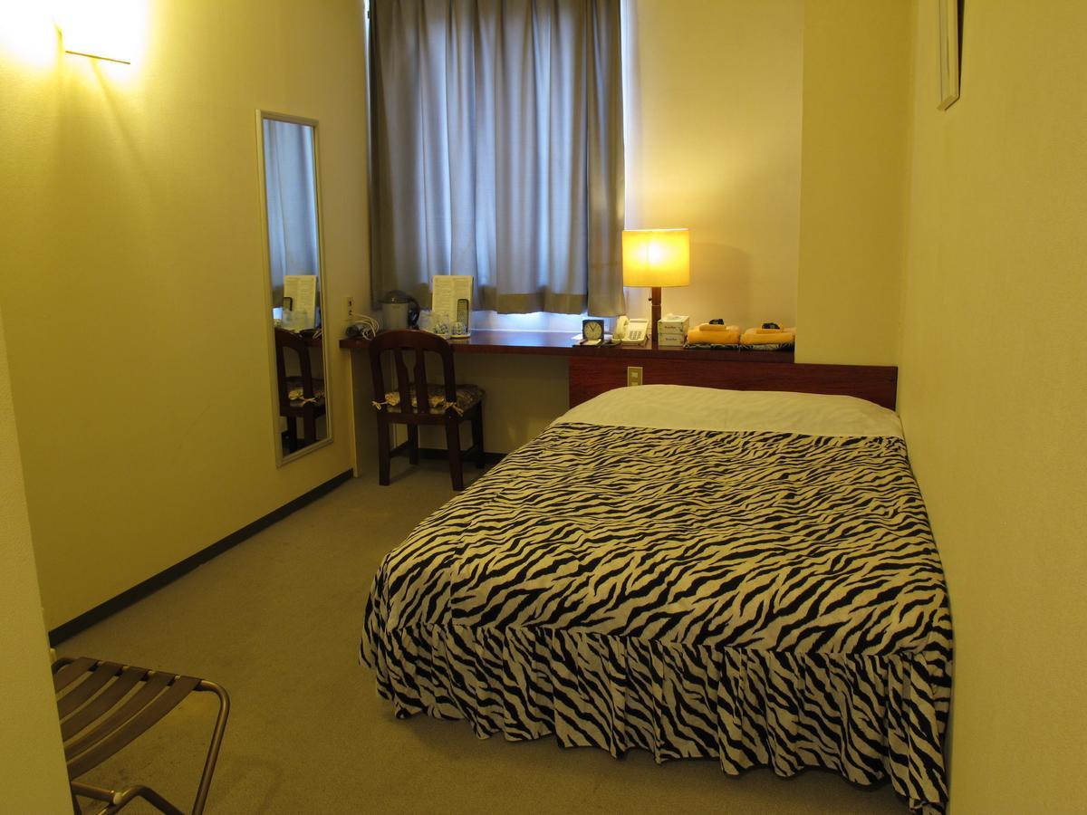Hotel Platon Annex Green Plaza Chikuma Buitenkant foto